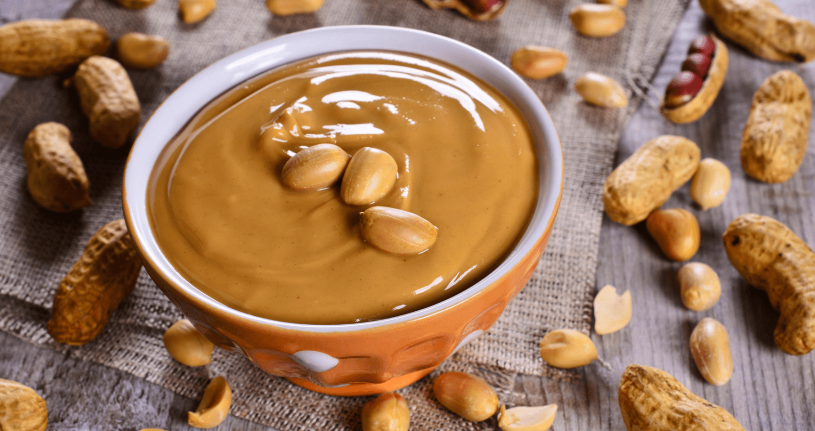 Paenut butter with loose peanuts