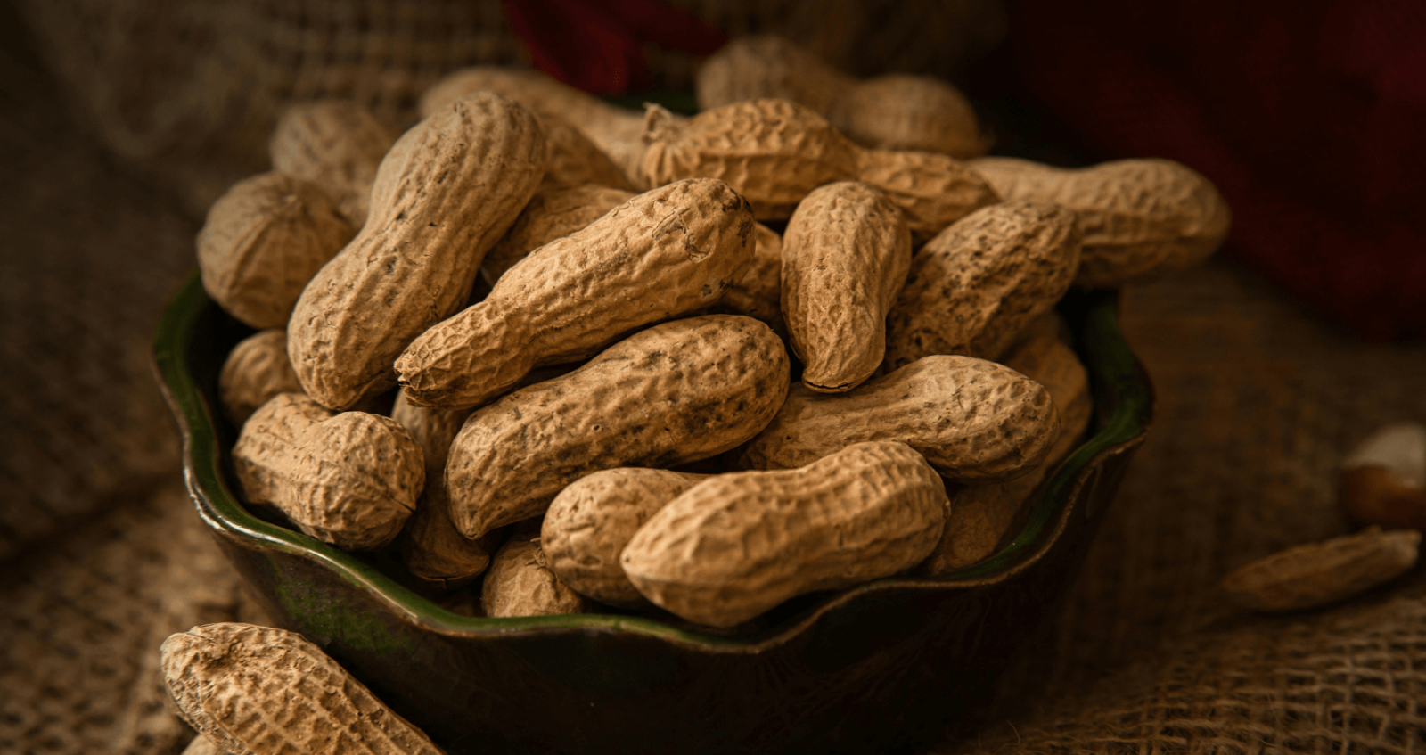 Peanuts in shells